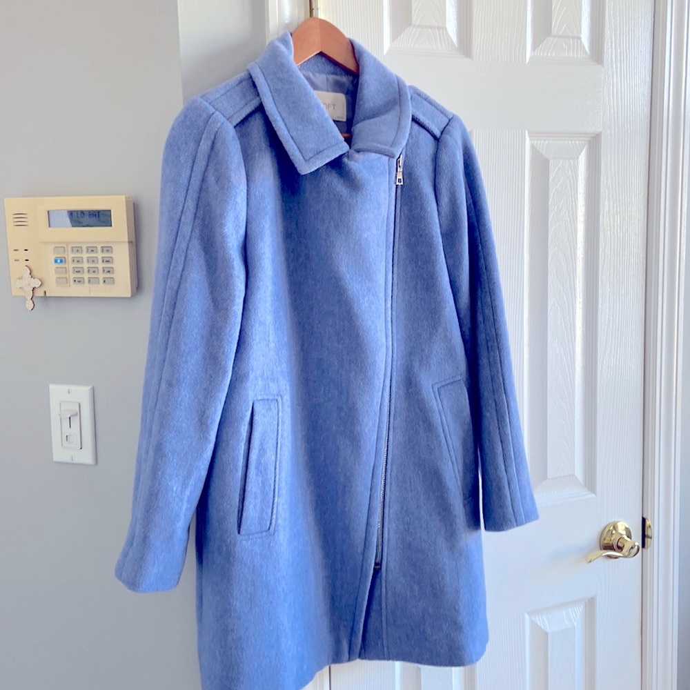 Loft Coat. Medium petite. Blue side pockets. 56% wool